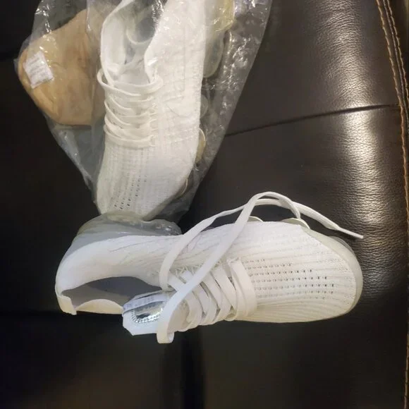White vapor max - Picture 2 of 5